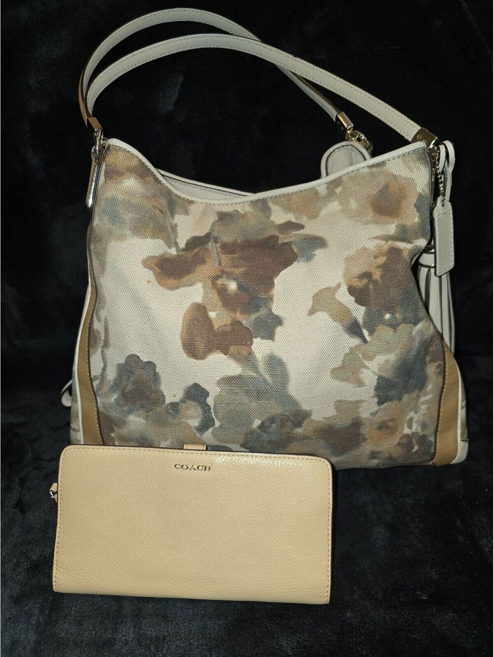 103. Coach 2013 Madison Phoebe w/ wallet